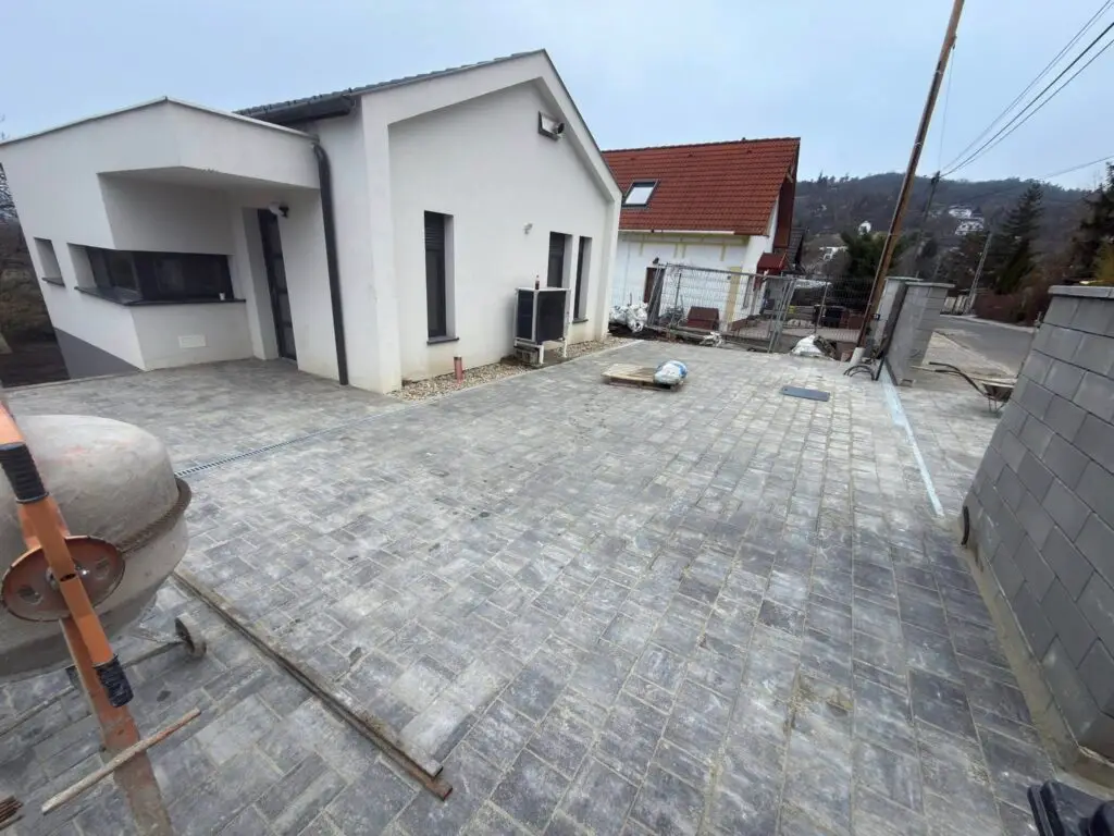 591841450 122160321896919257 4417150437902766405 N