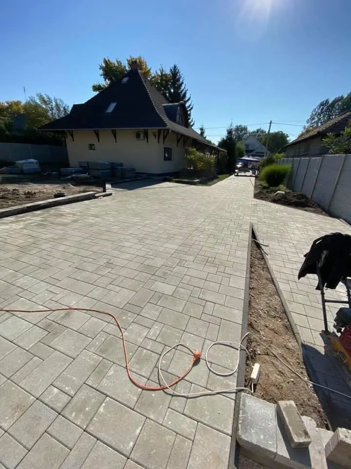 541056112 122137244228919257 6600508070433881405 N